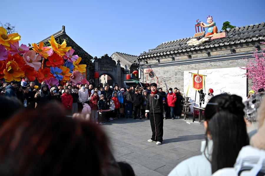 Tianjin's Yangliuqing enchants tourists with Spring Festival atmosphere